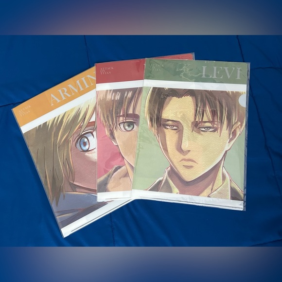 Attack on Titan folder bundle - Picture 1 of 4